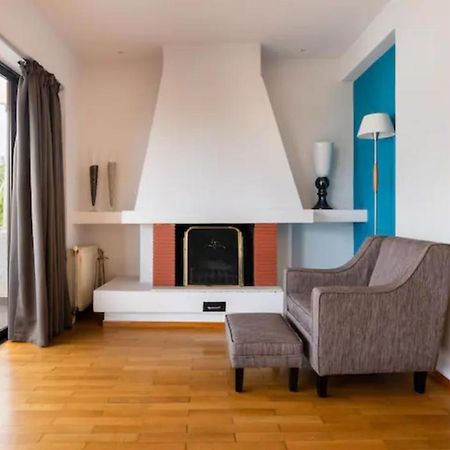 Βright Walled Designed Apt In Glyfada Center أثينا المظهر الخارجي الصورة