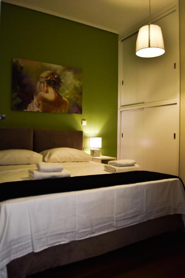 Βright Walled Designed Apt In Glyfada Center أثينا المظهر الخارجي الصورة