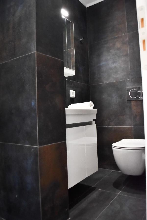 Βright Walled Designed Apt In Glyfada Center أثينا المظهر الخارجي الصورة