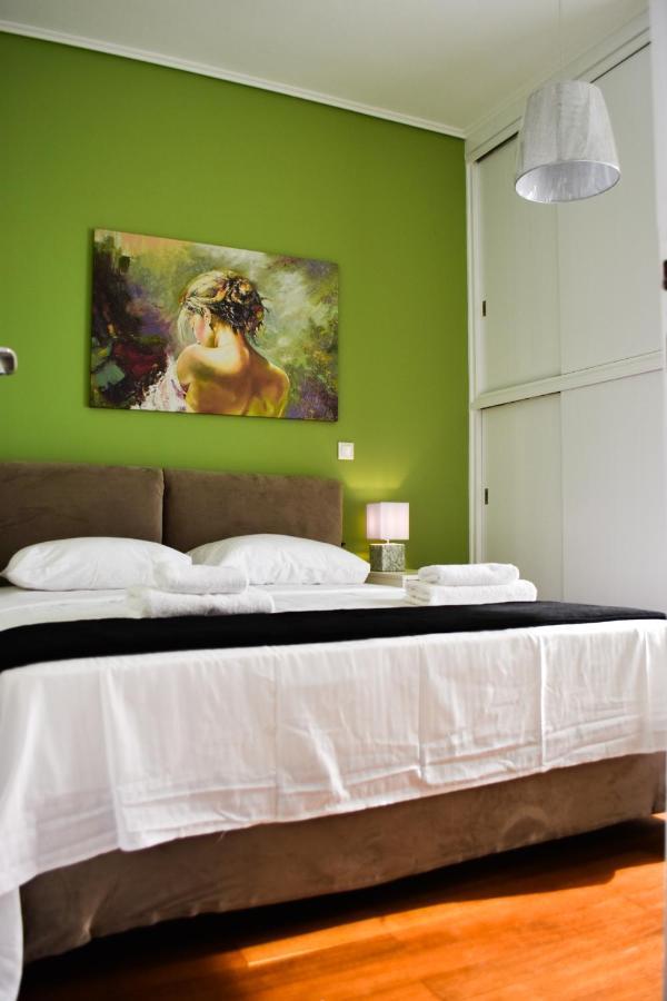 Βright Walled Designed Apt In Glyfada Center أثينا المظهر الخارجي الصورة