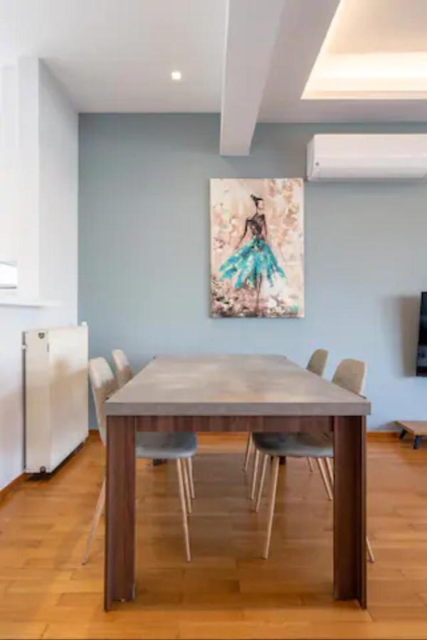 Βright Walled Designed Apt In Glyfada Center أثينا المظهر الخارجي الصورة