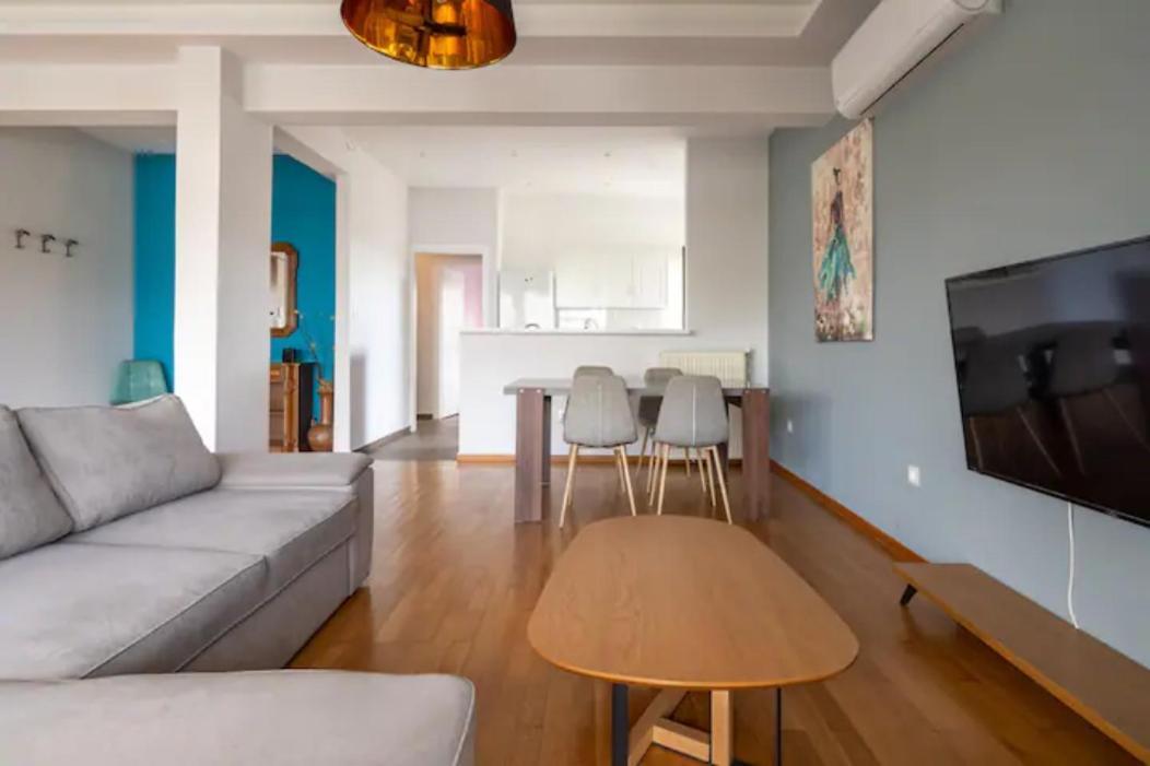 Βright Walled Designed Apt In Glyfada Center أثينا المظهر الخارجي الصورة