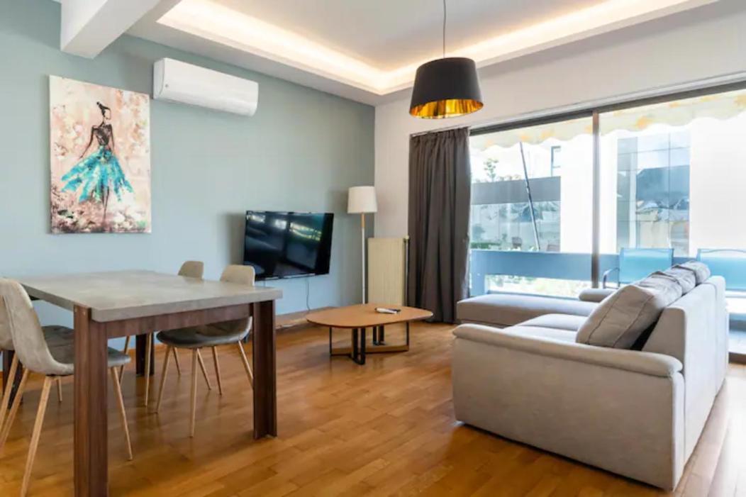 Βright Walled Designed Apt In Glyfada Center أثينا المظهر الخارجي الصورة